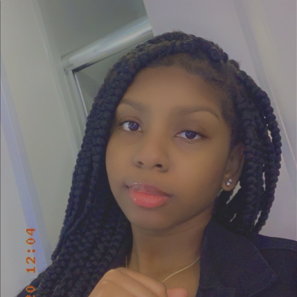 Meet your Posher, Christina